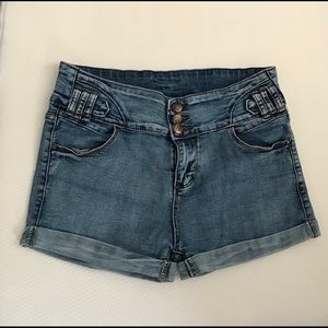Cute Three Buttons jeans short